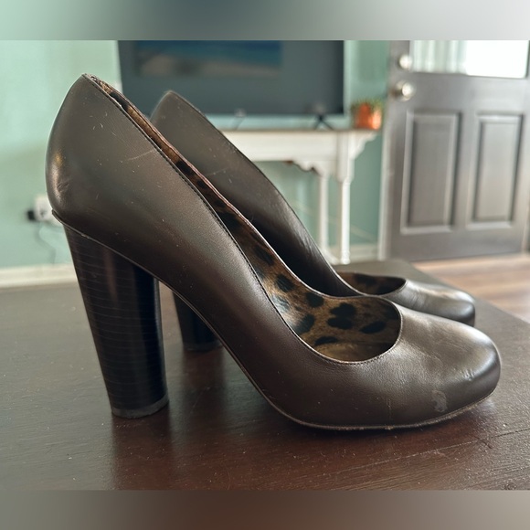 **** Dolce & Gabbana Size 40 VTG Brown Leather Heels - Picture 5 of 10